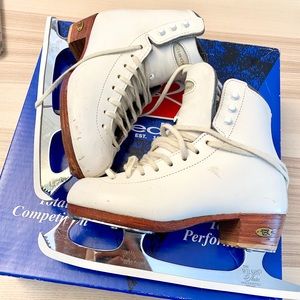 RIEDELL J55 Girls skates with Wilson blades